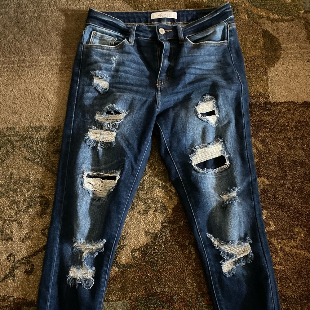 KanCan Distressed Jeans